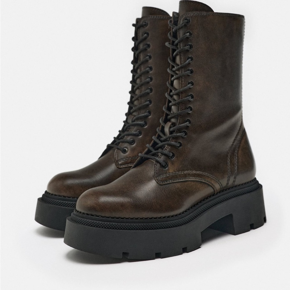 NWT ankle boots